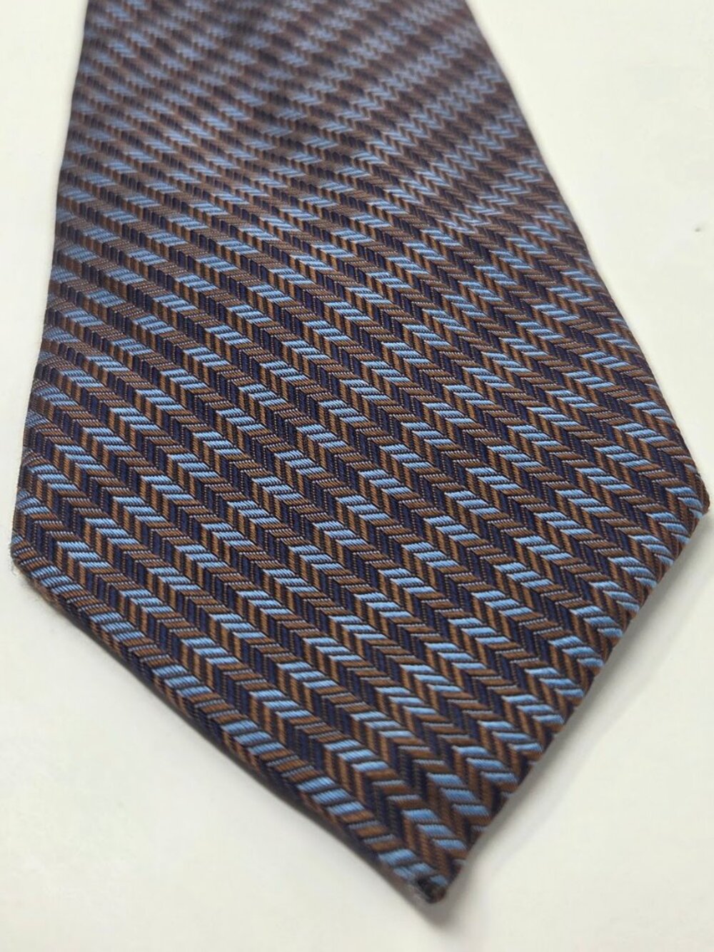 Joseph Abboud Mens 100 Percent Silk Tie 60 Inch Blue Brown Herringbone Italy